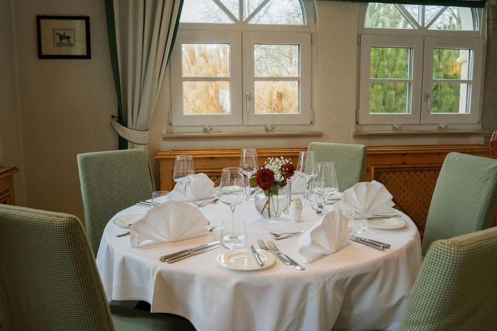 Gut Altholz Landhotel Und Restaurant Hutter Plattling Exterior foto